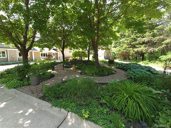 3rd image of 5910 Spring Valley Ln