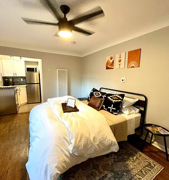 2212 Ford St #4 — Photo 4