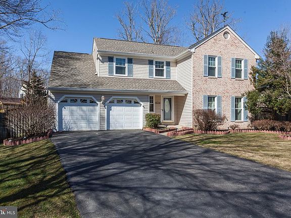 3rd image of 5726 Pamela Dr