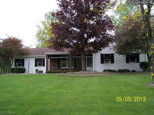 1st image of 230 Aspen Dr NW