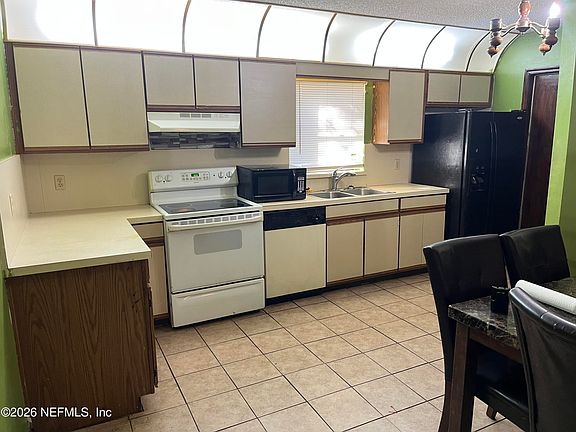 2nd image of 8126 SABLE WOOD Drive N
