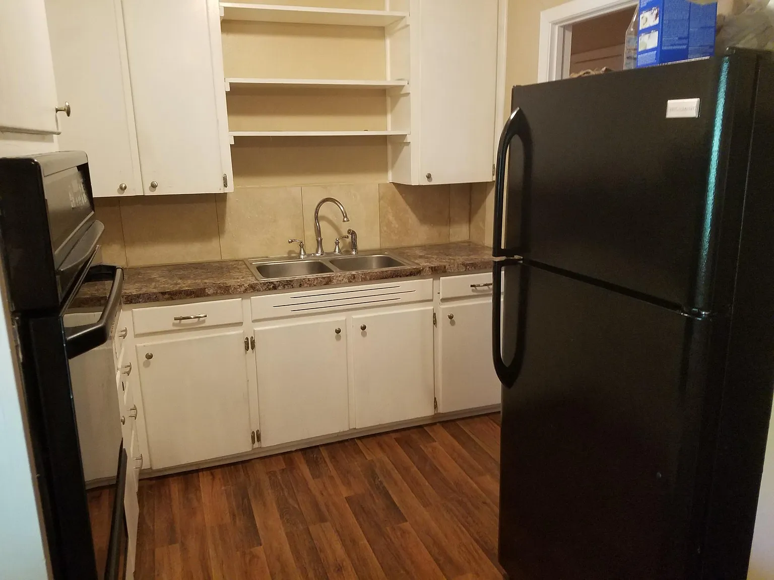 3 bed, 1000 sqft, $1,400 — Photo 4