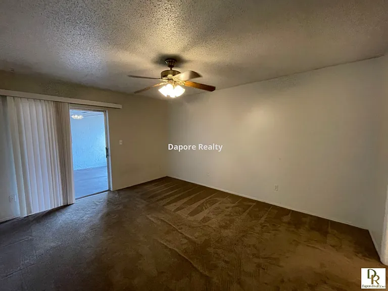 302 S Moss Rd — Photo 8
