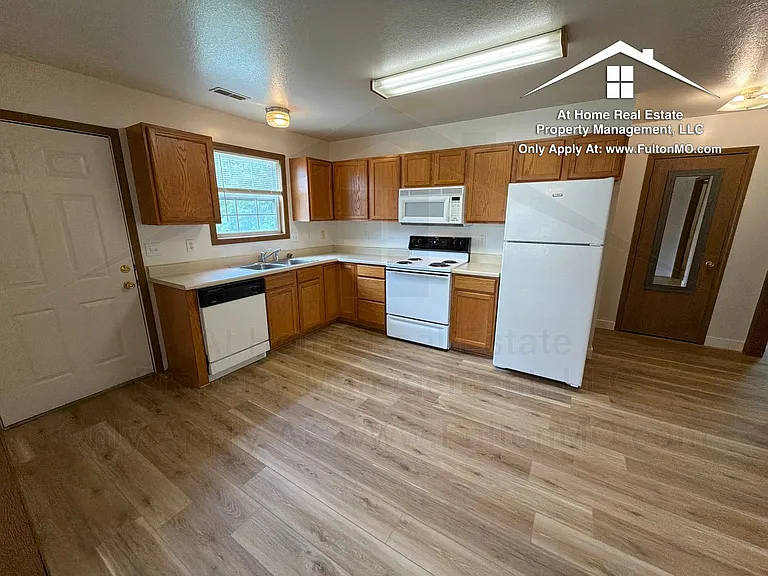 469471 Law Ct — Photo 7