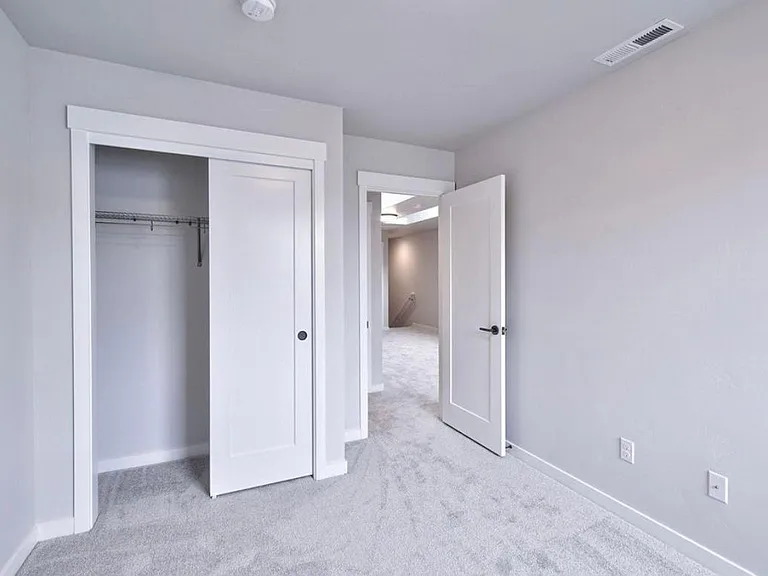 5551 SE Logan Ln — Photo 26