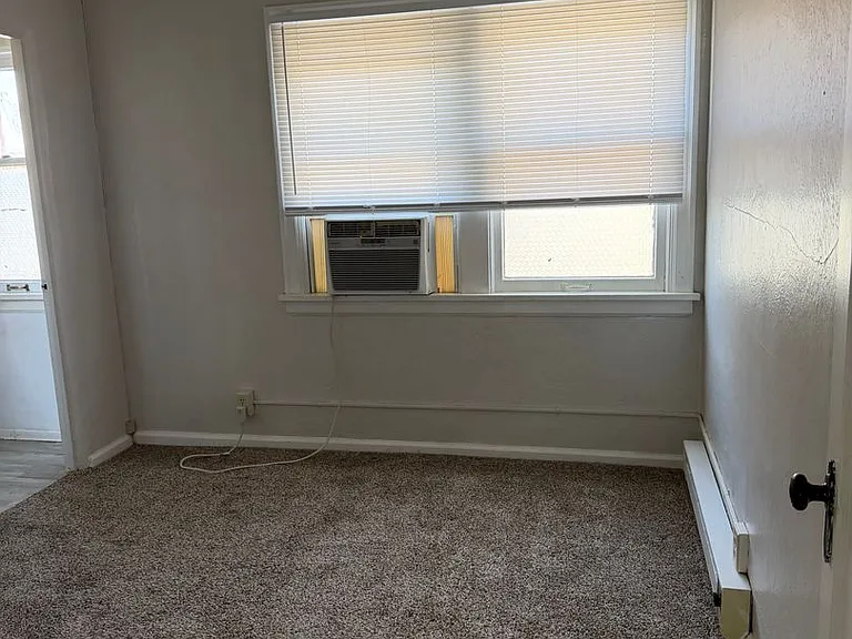 Evergreen Court Apartments — Photo 15