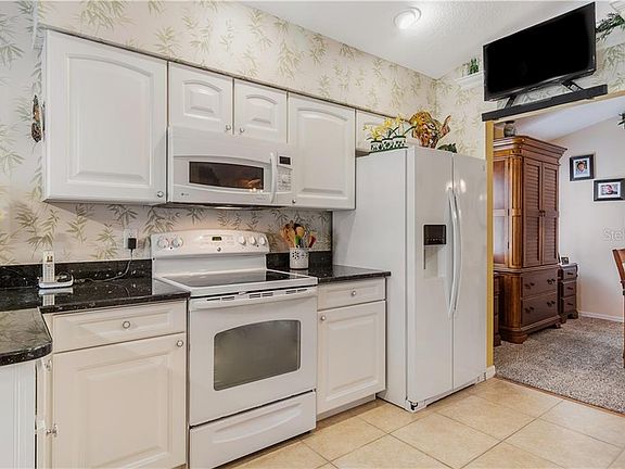 4th image of 7128 Lake Eaglebrooke Way