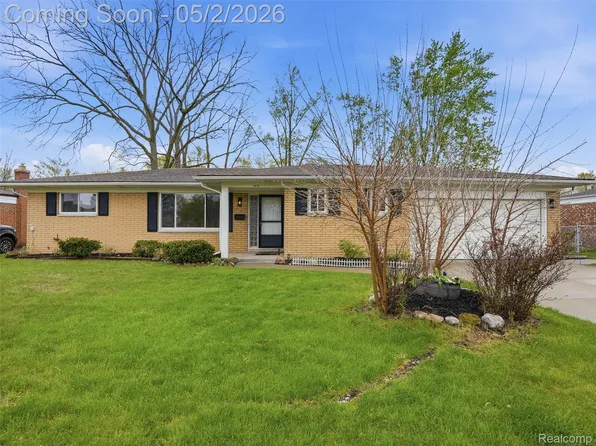 8618 Alwardt Dr, Sterling Heights, MI 48313