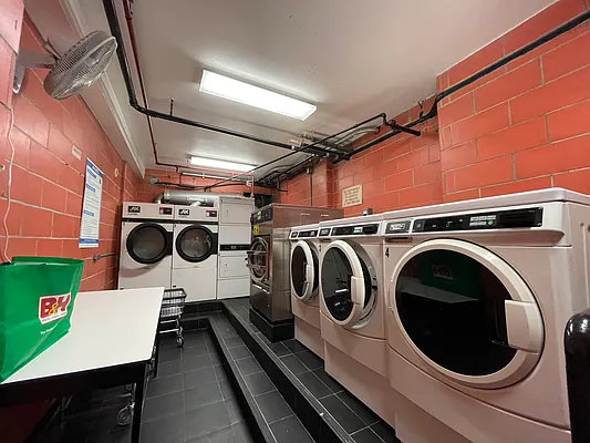 Rented by Chase Global Realty Corp | media 14