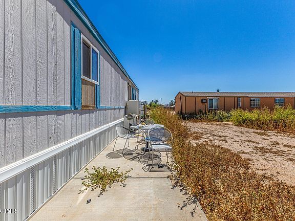 3rd image of 20917 W BLACK BUTTE Road