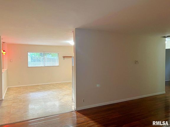 3rd image of 1031 W Laurel St