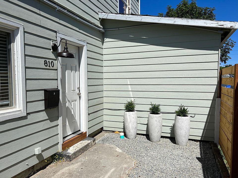 1st image of 810 Chester Ave #B