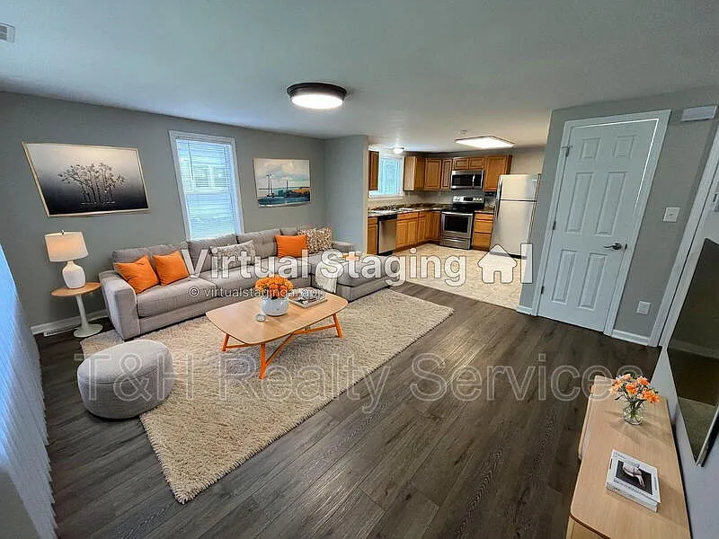 4 bed, 2.0 bath, 1200 sqft, $1,295 — Photo 2