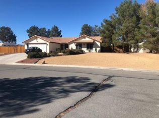 16262 Lake Shore Cv, Apple Valley, CA 92307