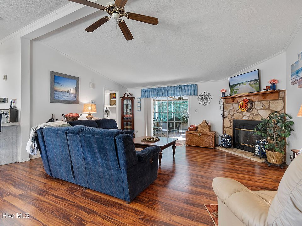 1st image of 984 Myrtle Court