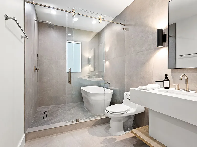 210 W Columbus Dr #3 — Photo 38