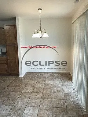 3 bed, 2.5 bath, 1368 sqft, $1,800 — Photo 4