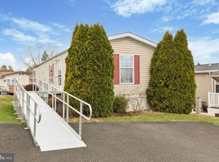 128 Parkside Ct, North Wales, PA