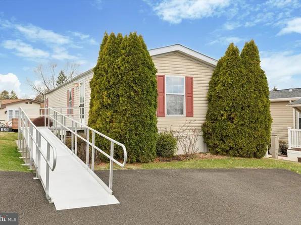 128 Parkside Ct, North Wales, PA 19454