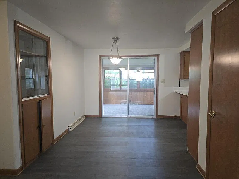 2 bed, 1.0 bath, $1,249 — Photo 3