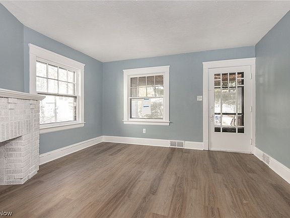 3rd image of 7923 Jameson Rd