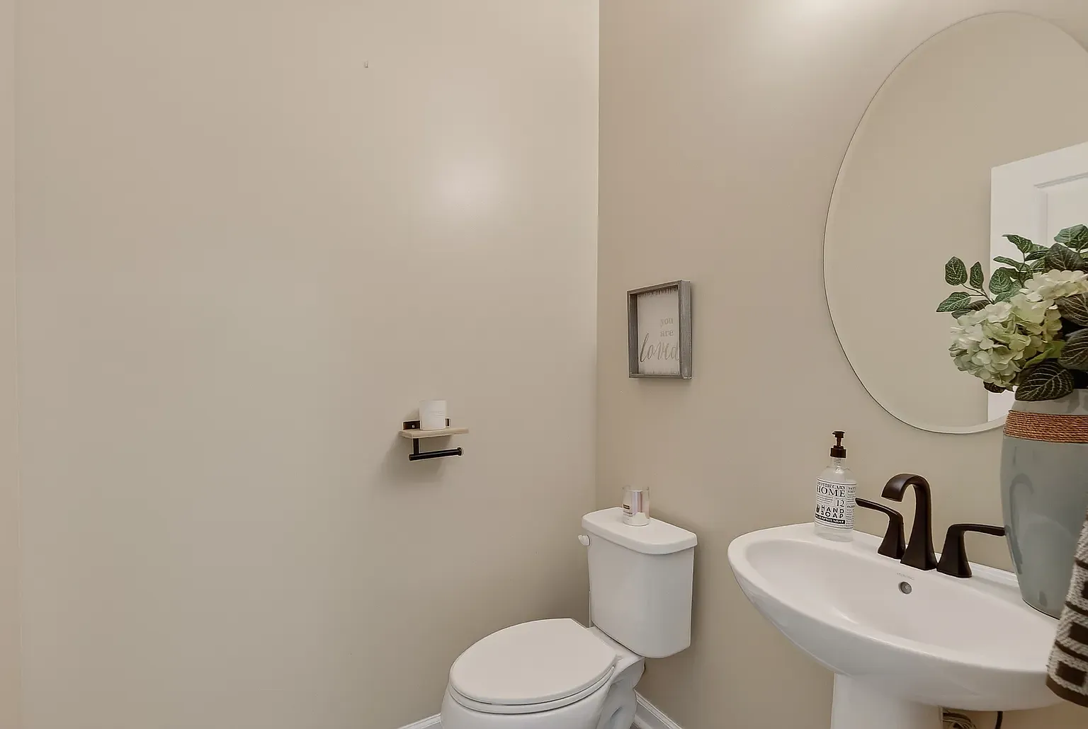 4 bed, 2799 sqft, $3,000 — Photo 3