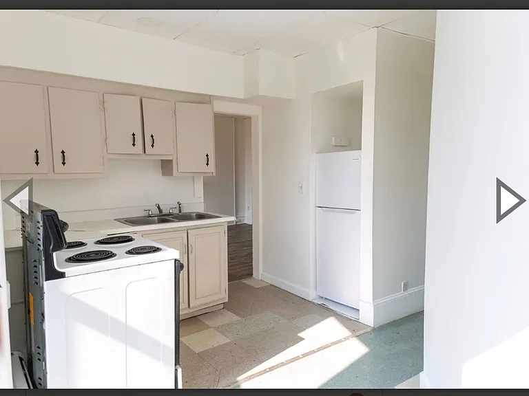 Now Leasing 324 Pleasant Street, Bennington, VT 05201 — Photo 15