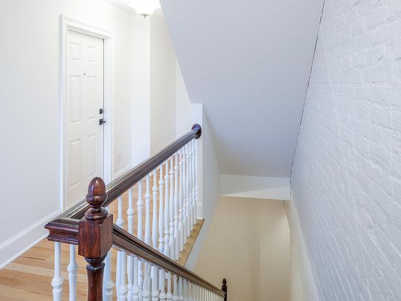 2nd image of 260 Warren St #3