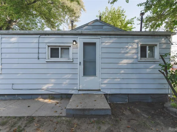 4901 Cornell St, Dearborn Heights, MI 48125