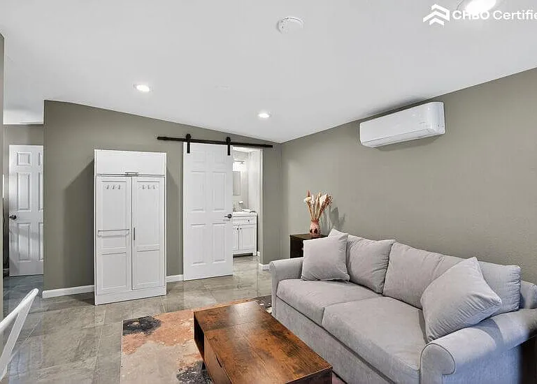 953 S Pepper St — Photo 4