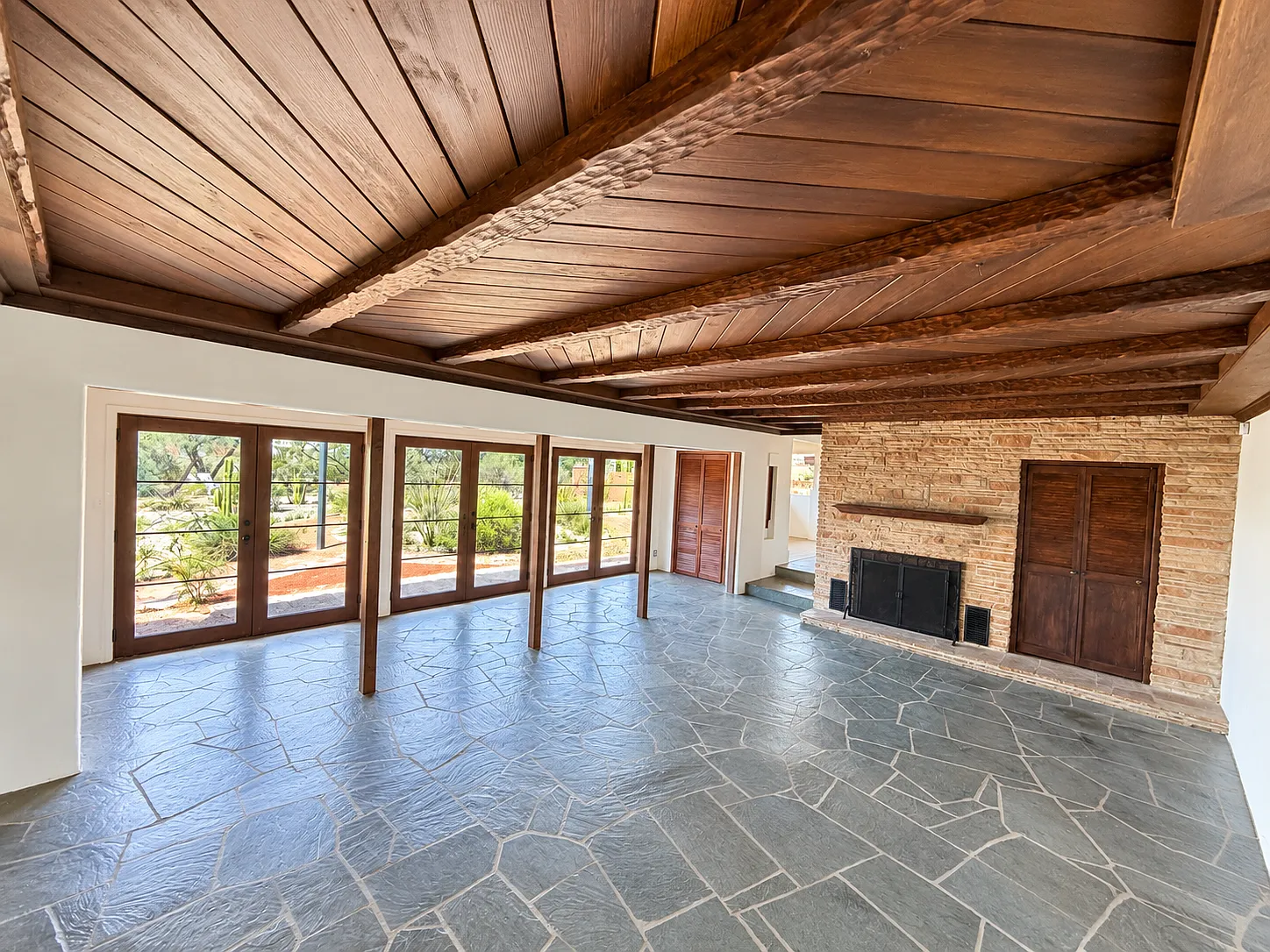 5 bed, 3023 sqft, $4,999 — Photo 4
