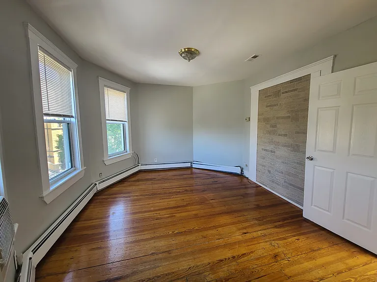 347 W 4th St #3 — Photo 13