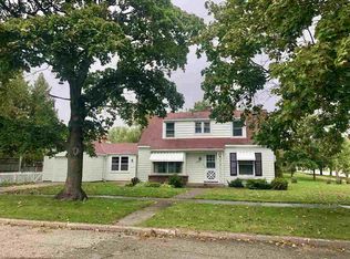 1402 11th Ave S, Escanaba, MI 49829