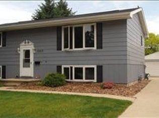 1806 4th Ave NW, Waverly, IA 50677