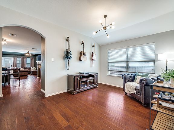 3rd image of 1105 Kaufman Rd