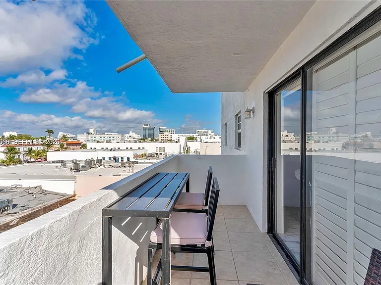 1418 Collins Ave #504 — Photo 17