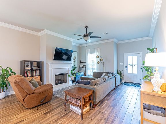 2nd image of 430 Mangrove Ln