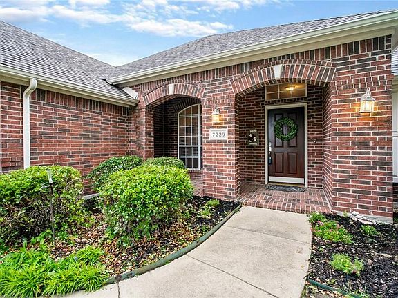 3rd image of 7229 Country Club Dr