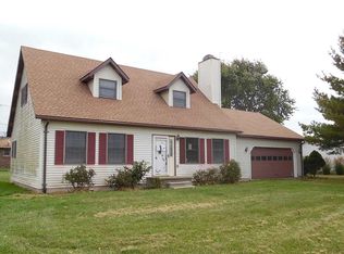 1107 Ridgewood Dr, Huntingburg, IN 47542