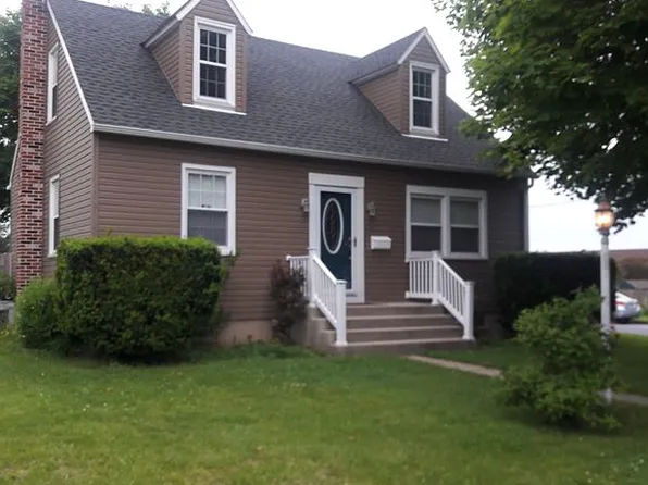 203 Union St, Whitehall, PA 18052