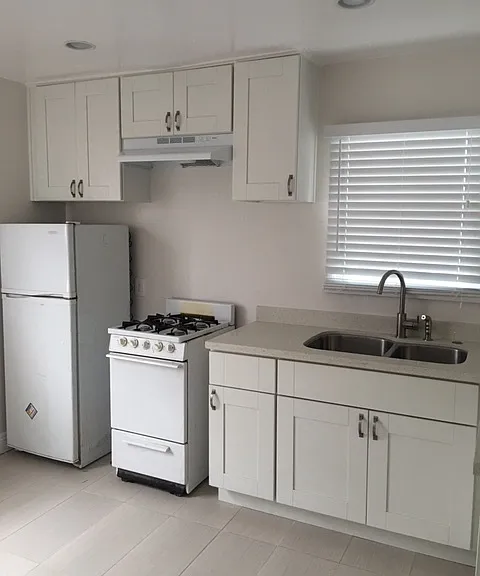 800 Cherry Ave — Photo 2