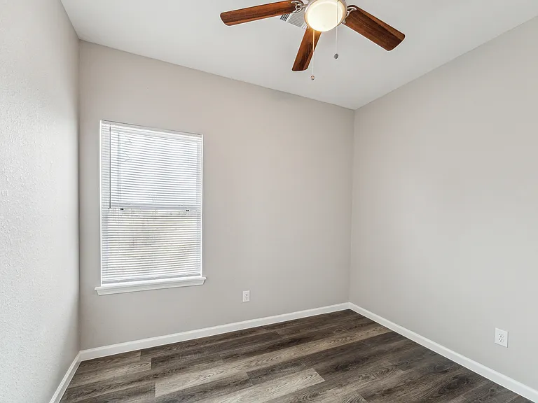 21754 McCleskey Rd — Photo 3