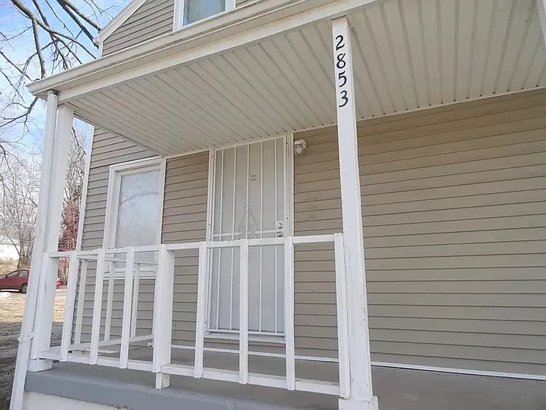 2855 Van Brunt Blvd — Photo 10