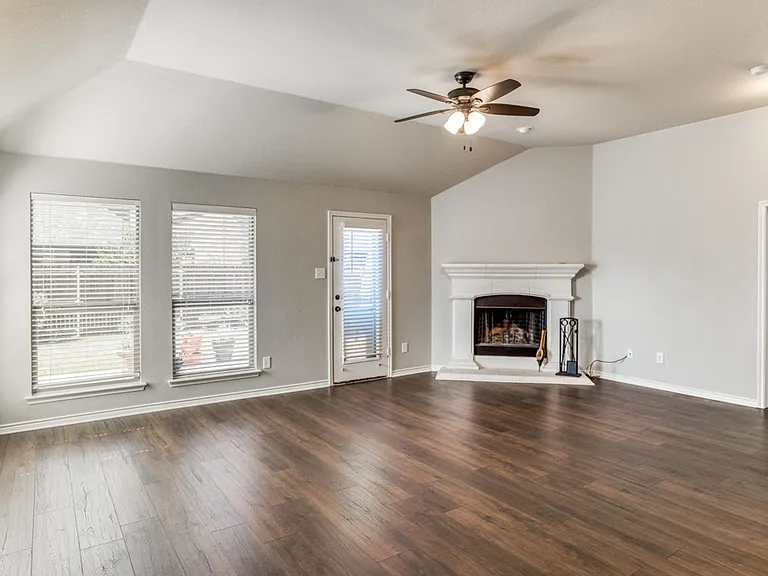 1404 Pillar Bluff Way — Photo 11
