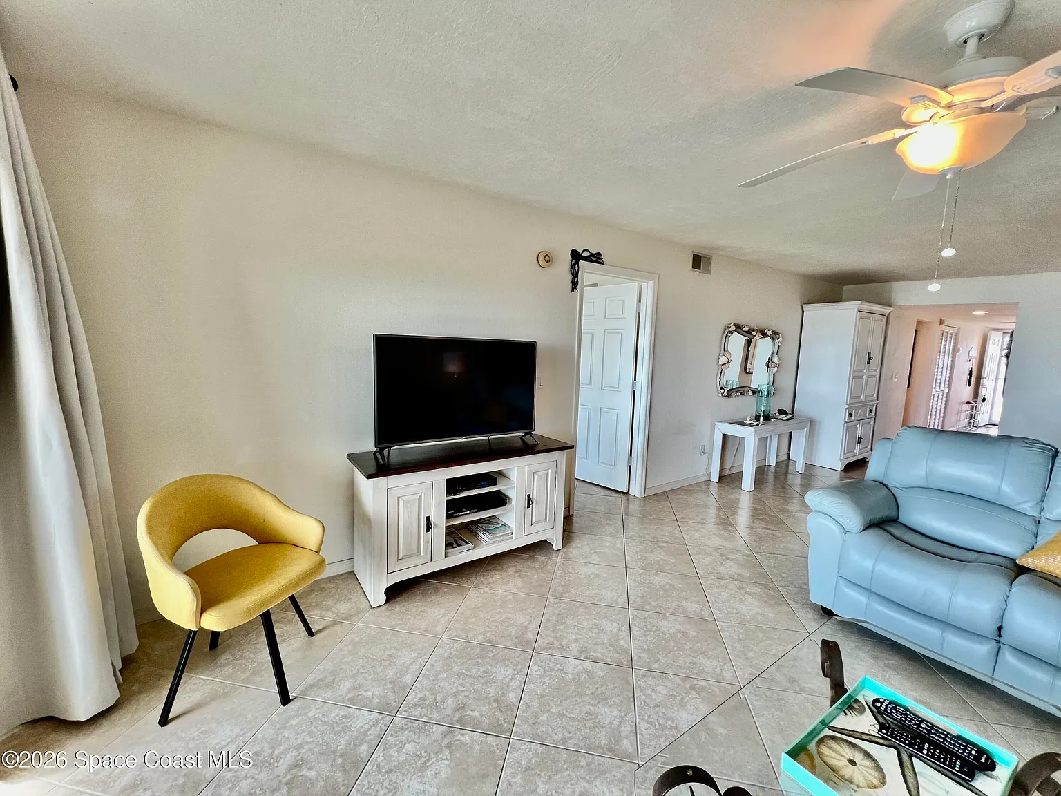 2 bed, 2.0 bath, 1409 sqft, $3,000 — Photo 3