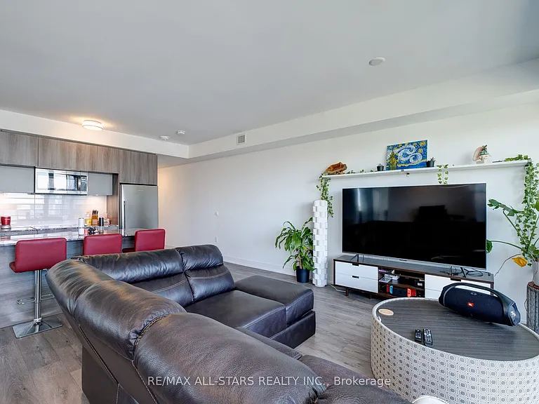 575 Bloor St E #2302 — Photo 10