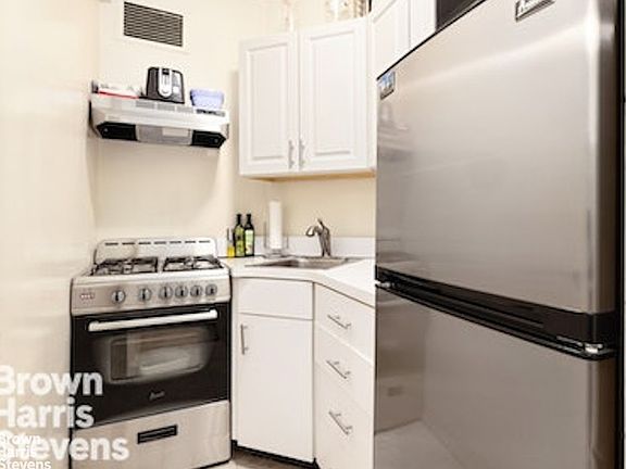 4th image of 249 E 48th St APT 9K