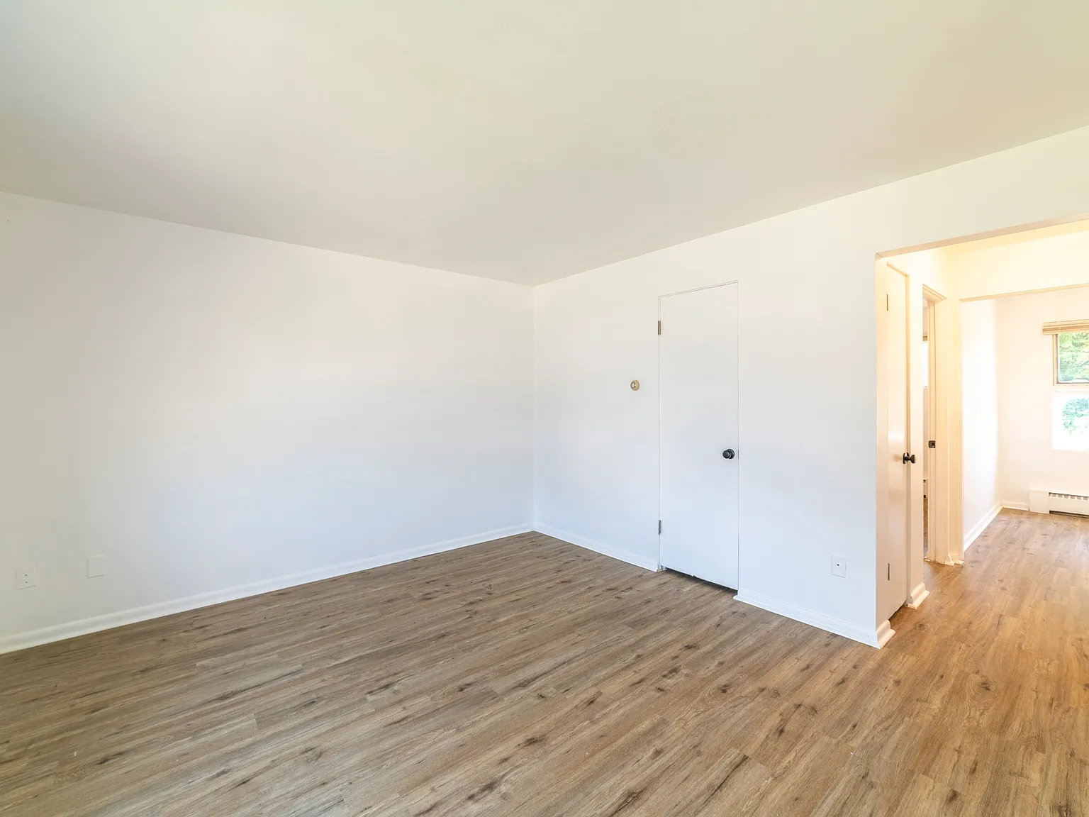 1 bed, $1,000 — Photo 2