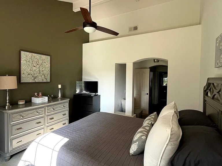 1888 Matin Cir — Photo 50