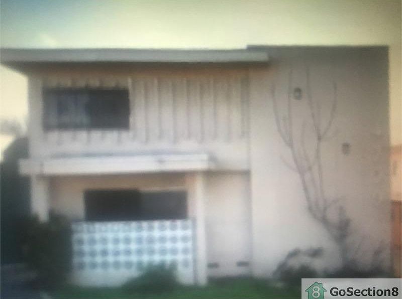 2nd image of 4700 Saint Elmo Dr